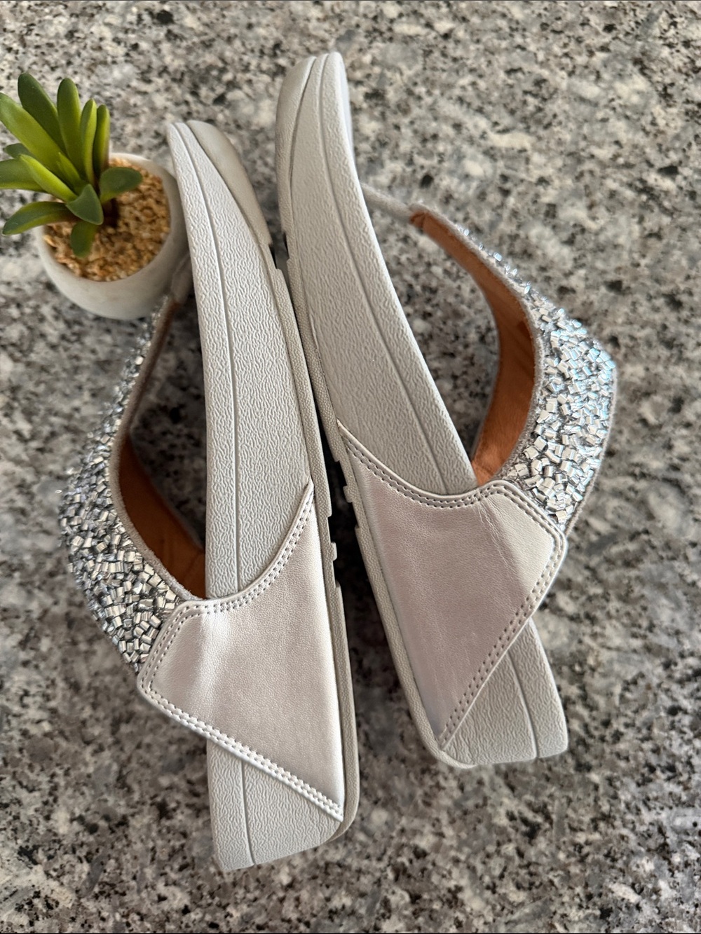 FitFlop US 8 Lulu Shimmerfoil Toe-Thongs EUC - Picture 4 of 9